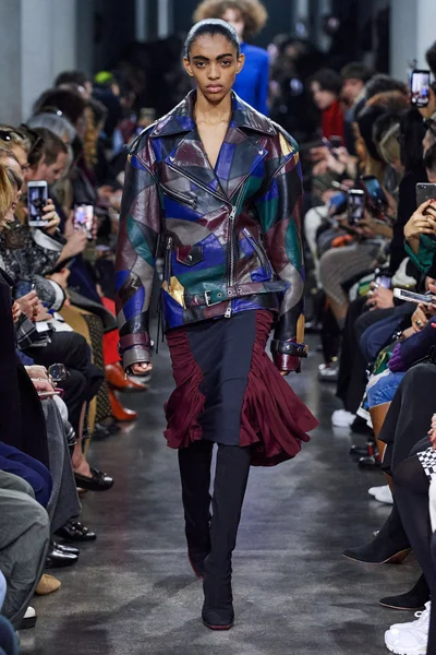 Look 19